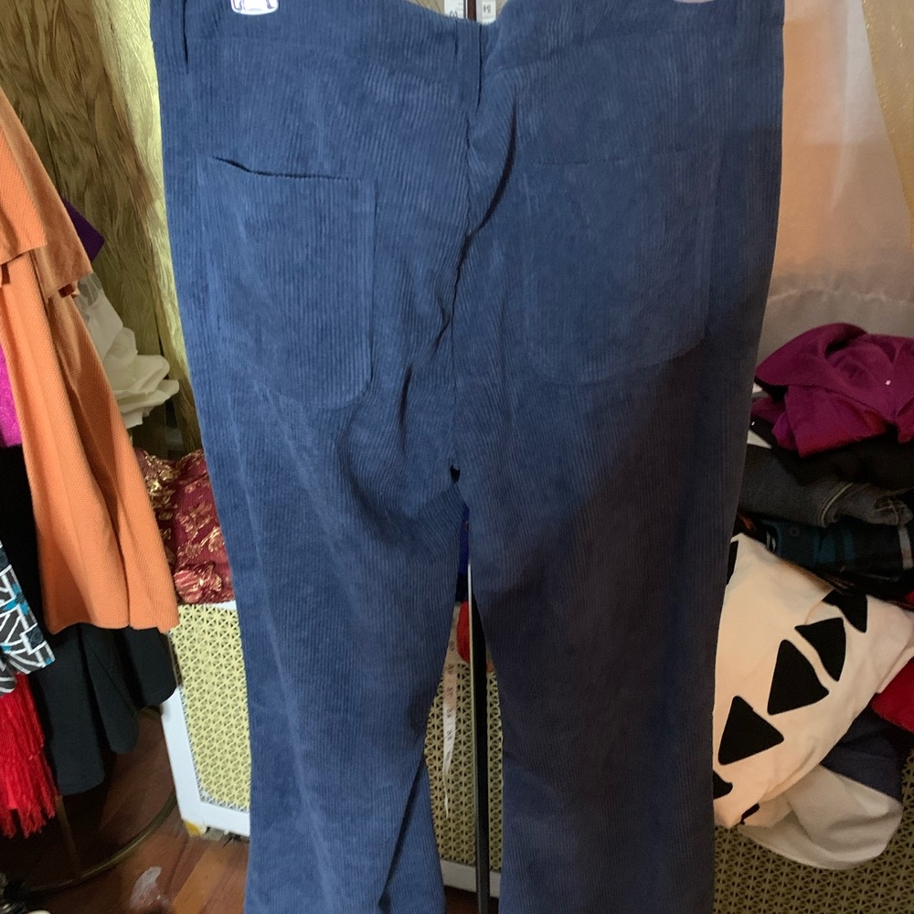 Clothes - Picture 3 of 3